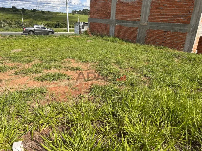 Lote à Venda no Condomínio Vinhas, Senador Canedo | 270m²