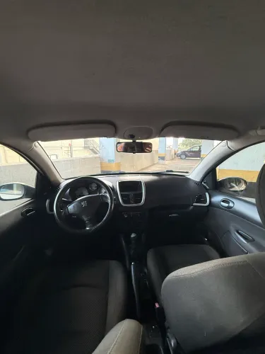 Peugeot 207 Sedan Passion XR 1.4 Flex 8V 4P 2013