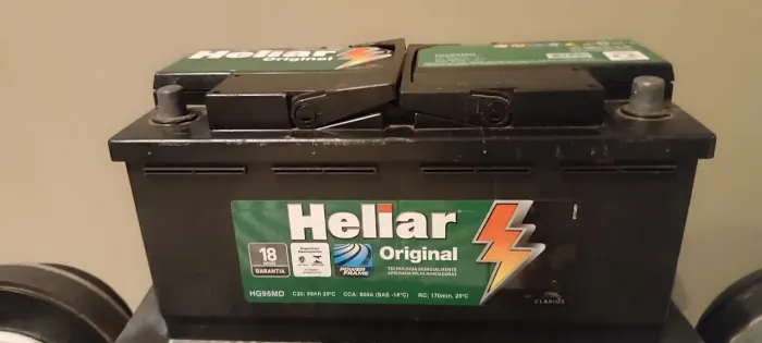 Bateria de som automotivo helliar 