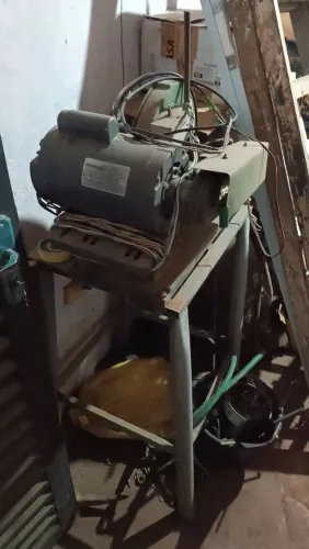 Vende se policorte modelo antigo