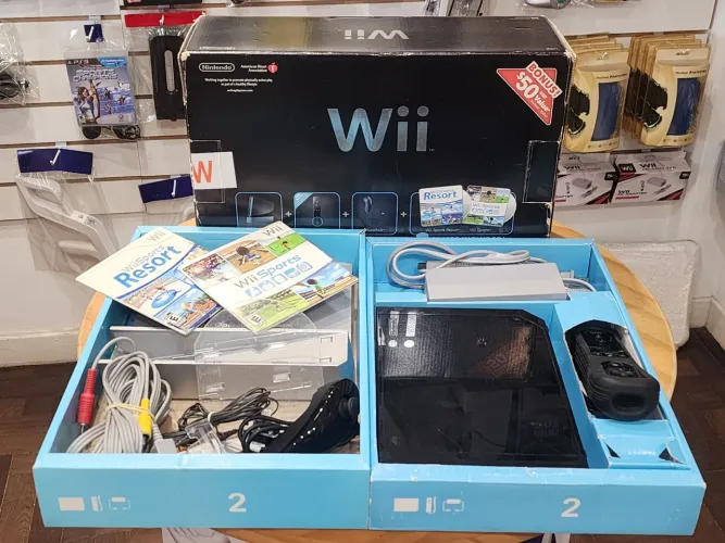 Nintendo wii seminovo completo com caixa na cor preta