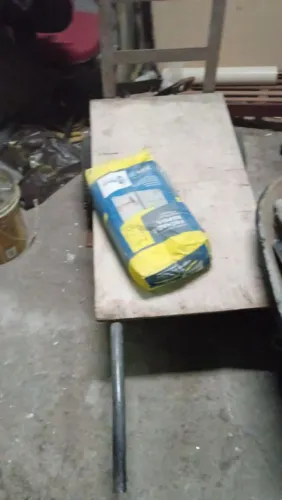 Argamassa basecoat R$60, o saco de 20kg. Tenho 40 sacos