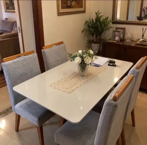 Mesa de Jantar Com 4 Cadeiras (Produto Novo)