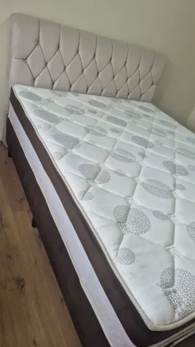 Cama de Casal Queen