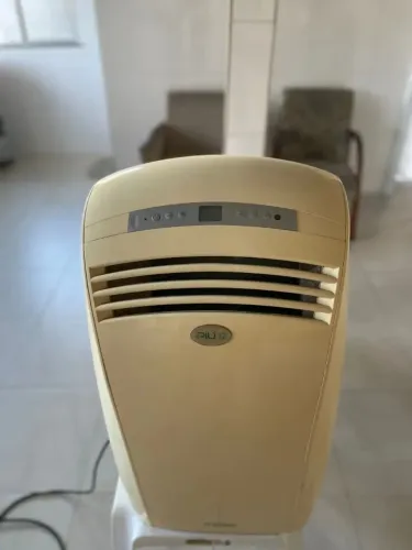 Ar-condicionado Portátil Philco 12.000 BTUs- Funcionando perfeitamente.
