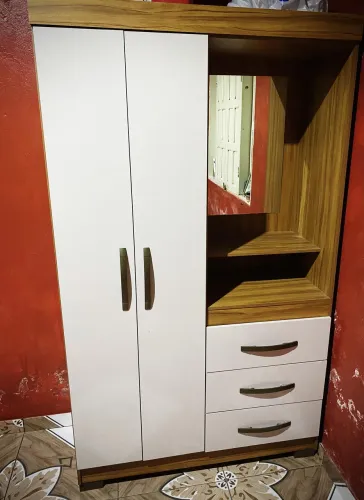Vendo um guarda-roupa de solteiro zerado valor: 400$