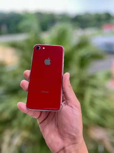 iPhone 8 vermelho