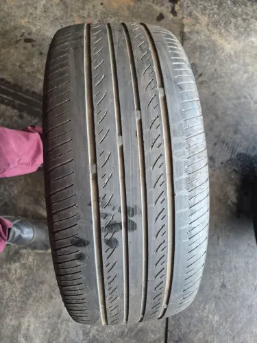 Um pneu 215/50/17 rifly original não reaberto (160 em 2× no ct