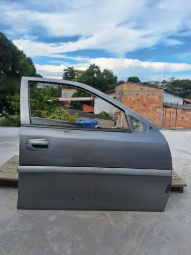Porta dianteira direita Chevrolet Vectra 1997 a 2005(usado)