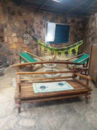 Chácara na Chapada dos Veadeiros com casa e rio