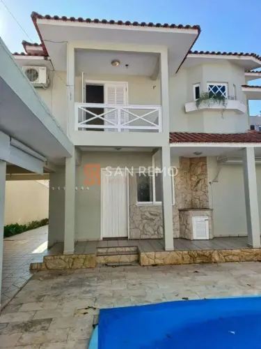 Trindade | Casa 4 quartos, sendo 2 suites