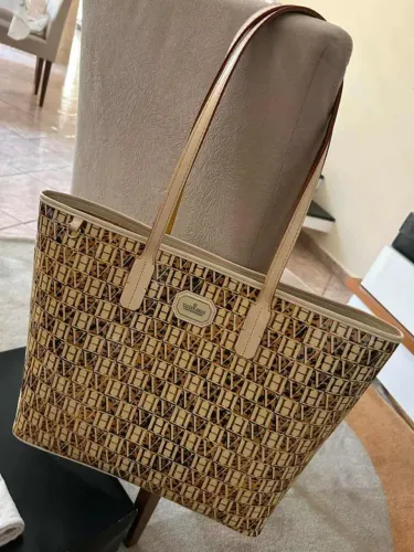 Bolsa Victor Hugo Original grande sem avaria lindaaa com caixa e certificado R$900