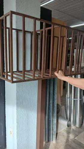 LIXEIRA DE FERRO QUADRADO MASSIÇO 1/2 COM SEPARAÇÃO DE LIXO