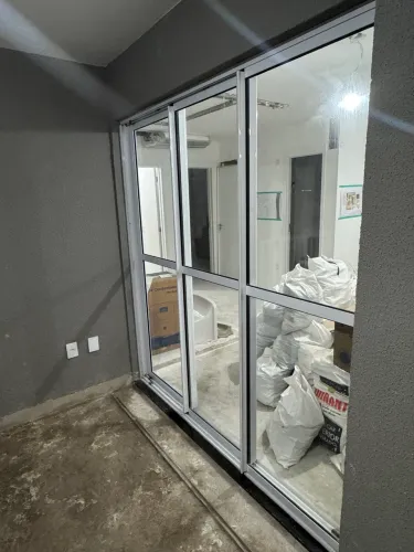 Porta Varanda nova (Entregue pela construtora)