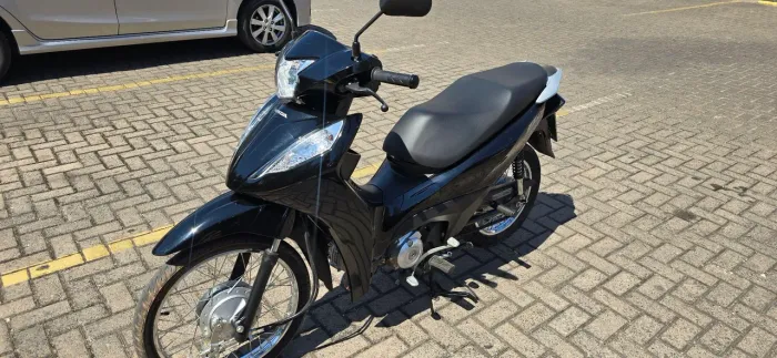 Honda Biz 125 ES 2025 - APENAS 3.760 KM + CAPACETE GRÁTIS