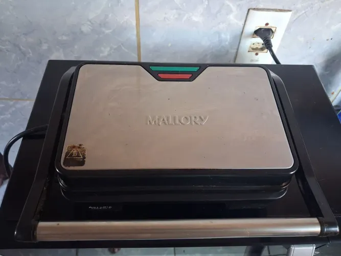 GRILL E SANDUICHEIRA