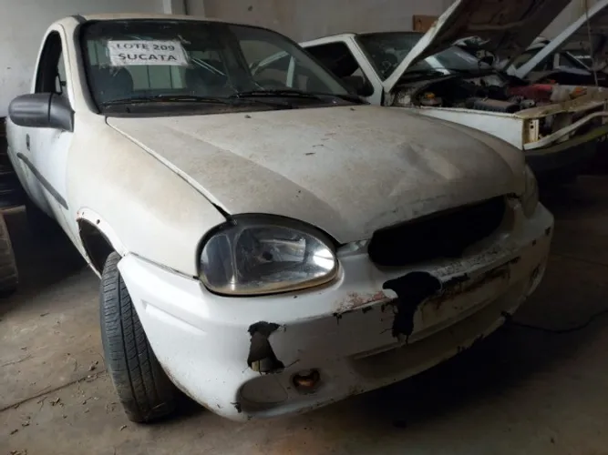Sucata Para Retirada De Peças Gm Corsa Mpfi 1.6 Pick Up 2002