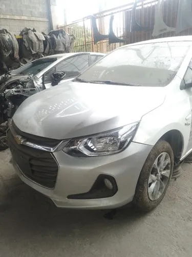 Onix plus turbo baixado Detran para peças 