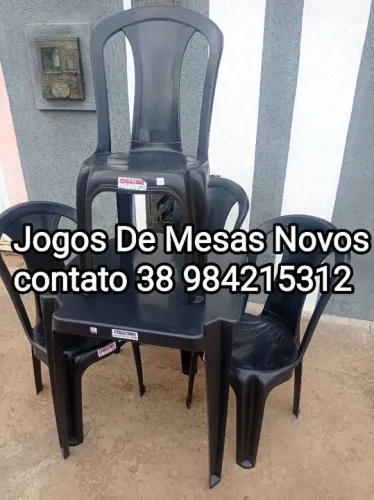 Jogos de cadeiras e Mesas.