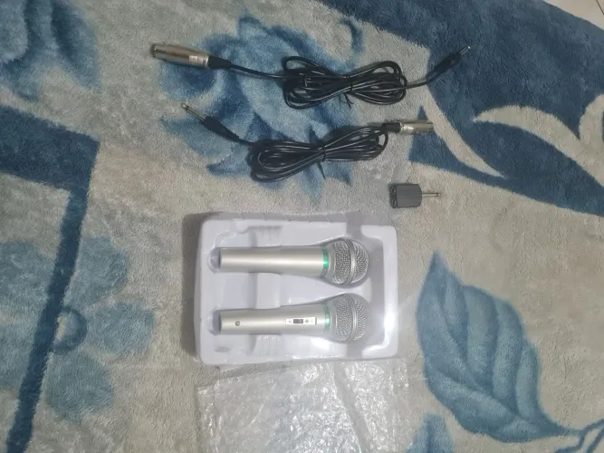Microfone de fio ótimo estado para karaoke