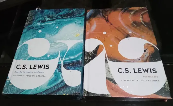 2 livros C.S. Lewis perelandra e Aquela Fortaleza volume 2 e 3 trilogia Cósmica lacrados