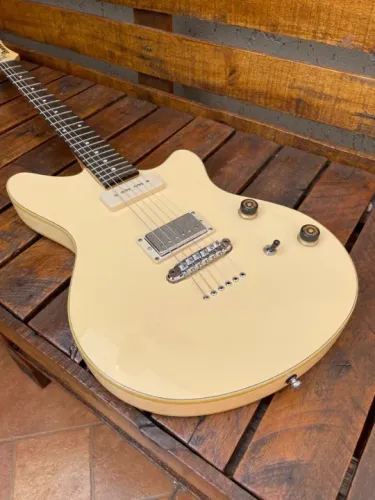 Guitarra Ibanez CMM-1 Chris Miller