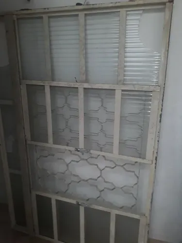 Vitro para sala com grade 