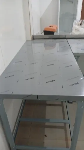 Mesa de aço inoxidável