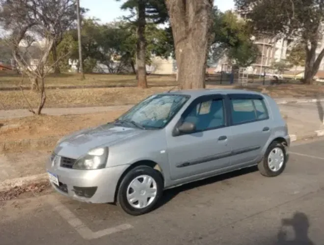 Renault Clio Campus Hi-flex 1.0 16V 5P 2010