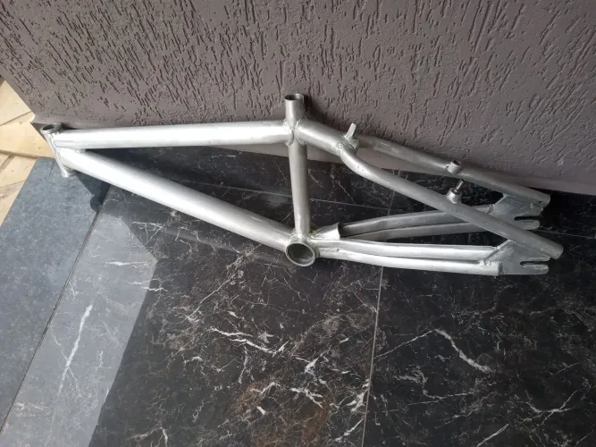 Vendo quadro de bicicleta JNA furyJNA alumínio.JNA.