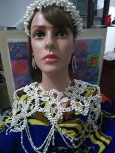 Colar de Ombro em Pérolas