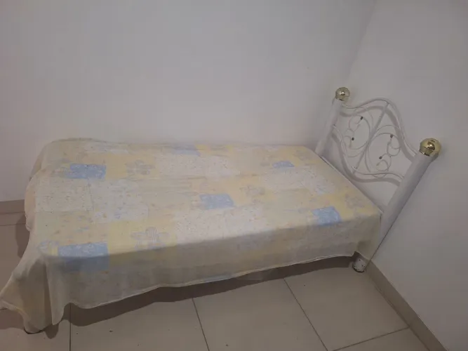 Cama de ferro com colchão