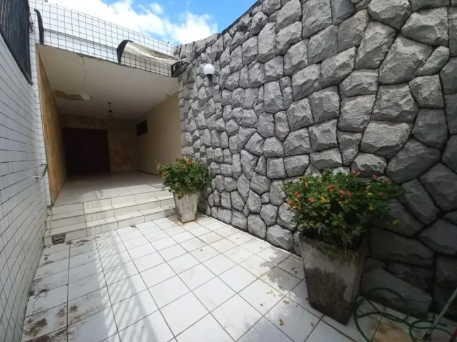 Casa com 3 dormitórios à venda, 151 m² por R$ 690.000,00 - Parque Manibura - Fortaleza/CE