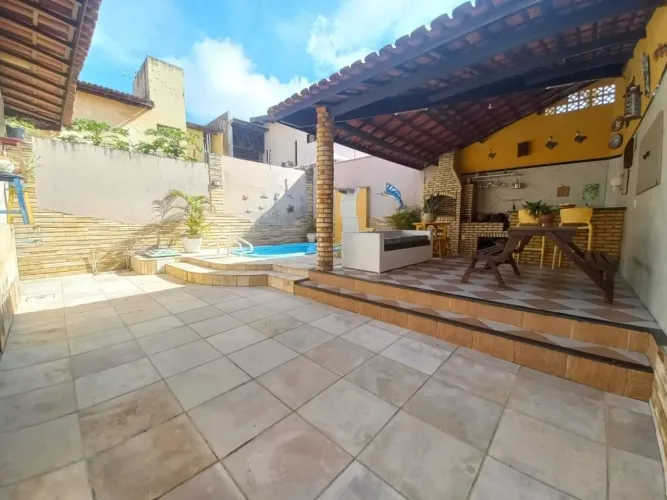 Casa com 4 dormitórios à venda, 215 m² por R$ 880.000 - Parque Manibura - Fortaleza/CE