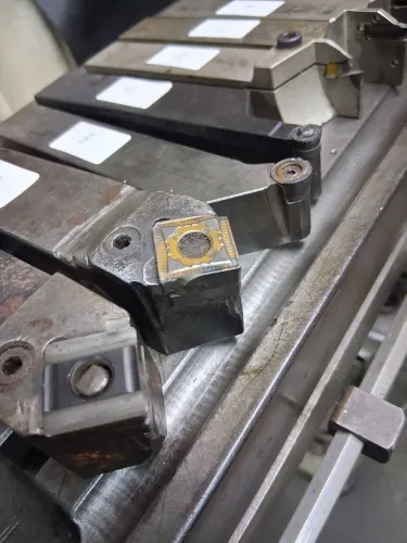 Suporte ferramenta pastilha recambiavel p torno mecânico 