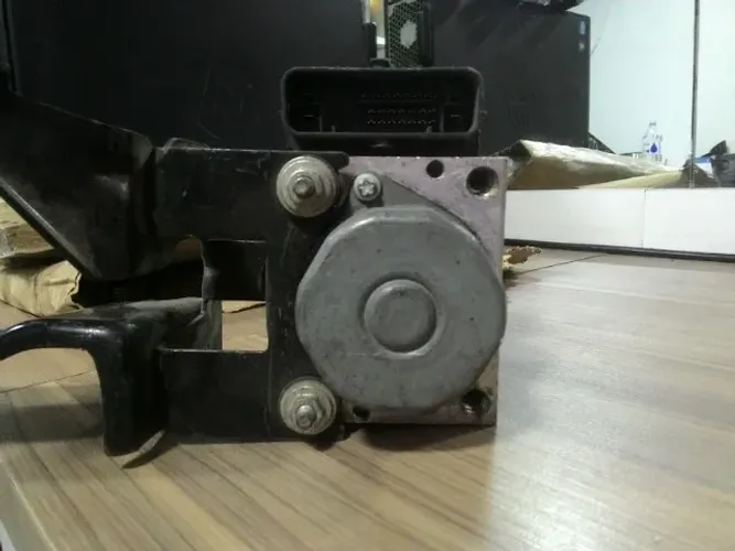 Módulo ABS Nissan March Versa 2012 a 2019 47660 9KH0B