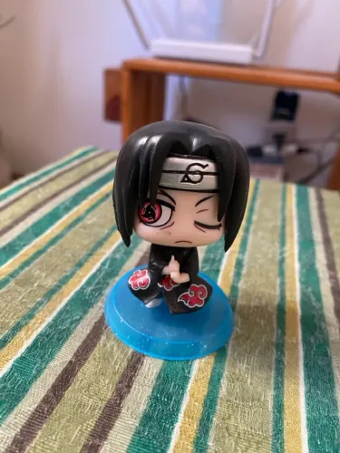 Action Figure Itachi Uchiha