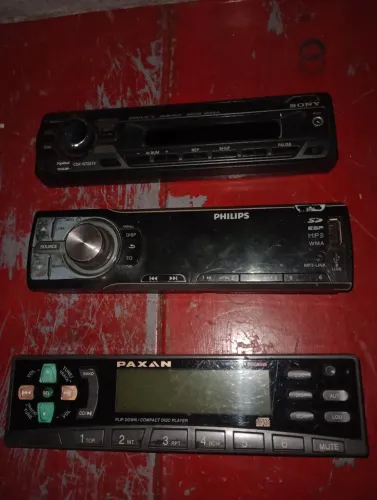 Frentes de rádio de carro