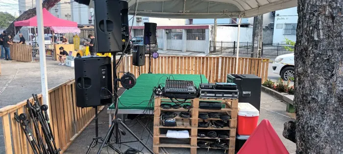 Aluguel de som, palco, luz e música ao vivo 
