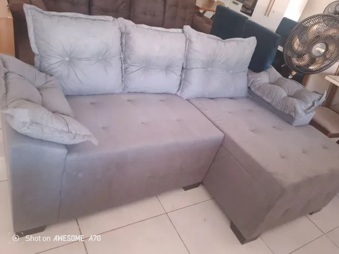 Sofá com chaise cinza confortável e espaçoso entrega e montagem grátis