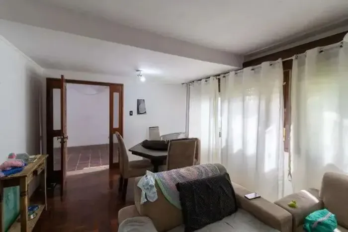 Casa com Piscina para Locação no Partenon - Porto Alegre