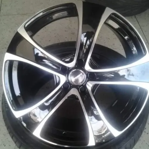Jogo de Rodas Esportivas aro 20 Côncava tala 8 diamantada com preto 5X120 novas Bmw