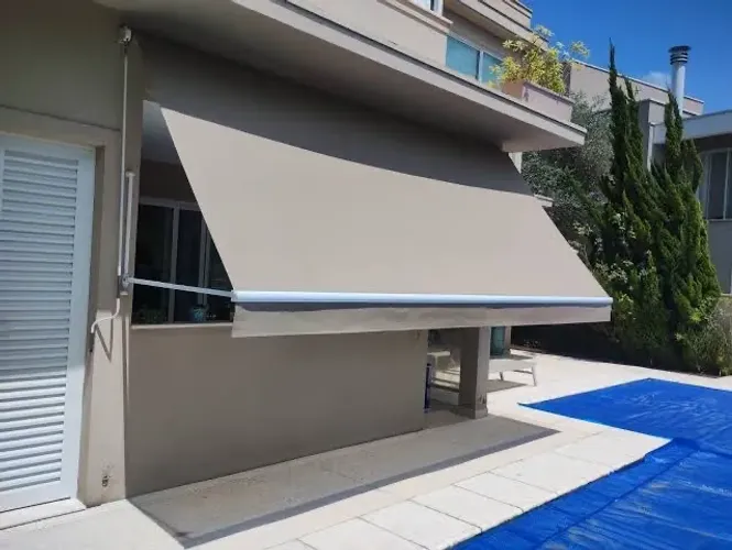 Toldo Retrátil para Área Externa - Proteção e Conforto