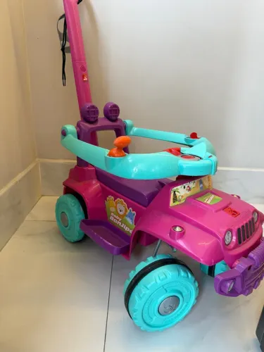Carro de passeio infantil  Bandeirantes