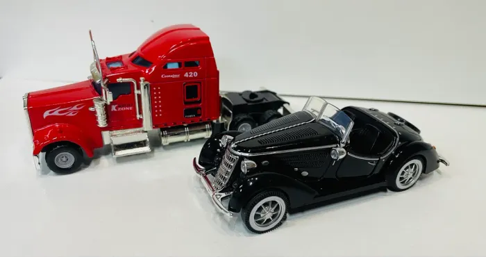 Miniaturas Metal Caminhão Americano 1/50 E Audi Conversível (Baratinha) Preto 1/43
