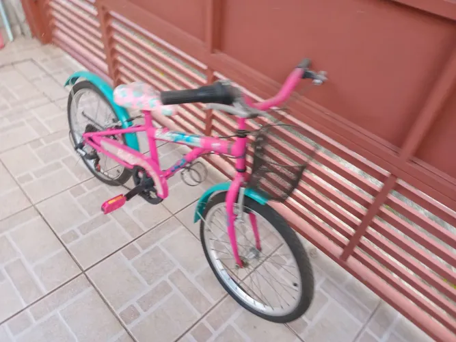 Bicicleta Infantil Rosa barbie.consigo parcelar no cartão.