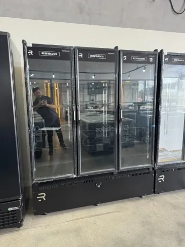 Auto serviço 3 portas refrigerado refrimate a pronta entrega (alef)