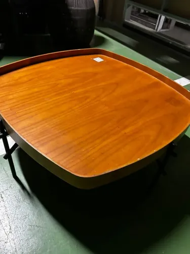 Mesa Quadrada Baixa