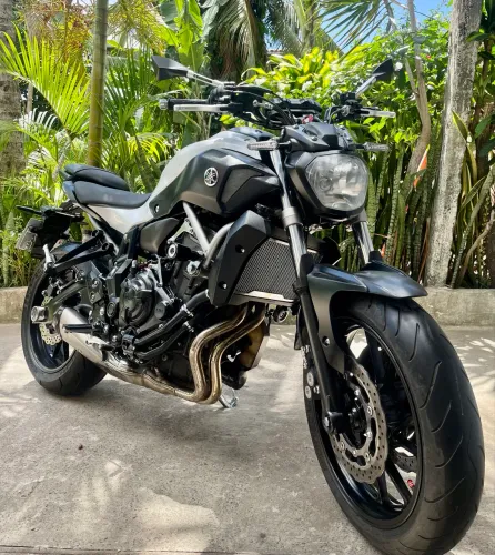 YAMAHA MT07 
