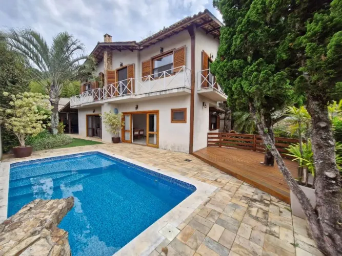 CASA 4 QUARTOS, EM CONDOMÍNIO, NA GRANJA VIANA.